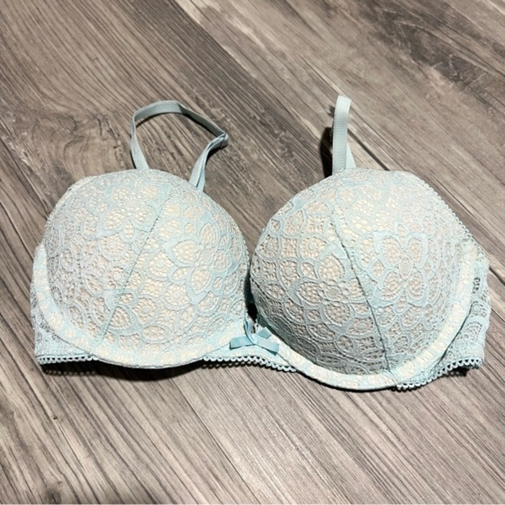 Victoria’s Secret Blue Lace Dream Angels Push Up Bra